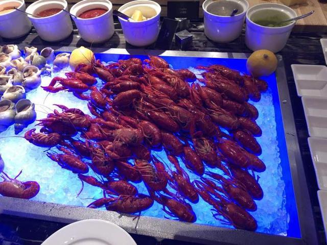 龙虾海鲜自助餐广州夏日缤纷美食季